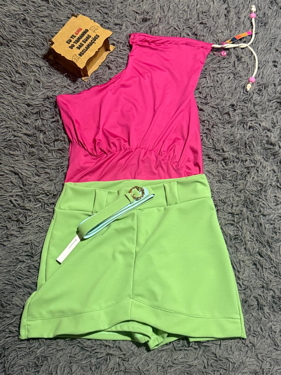 Conjunto Plus Size Top Rosa e Short Verde