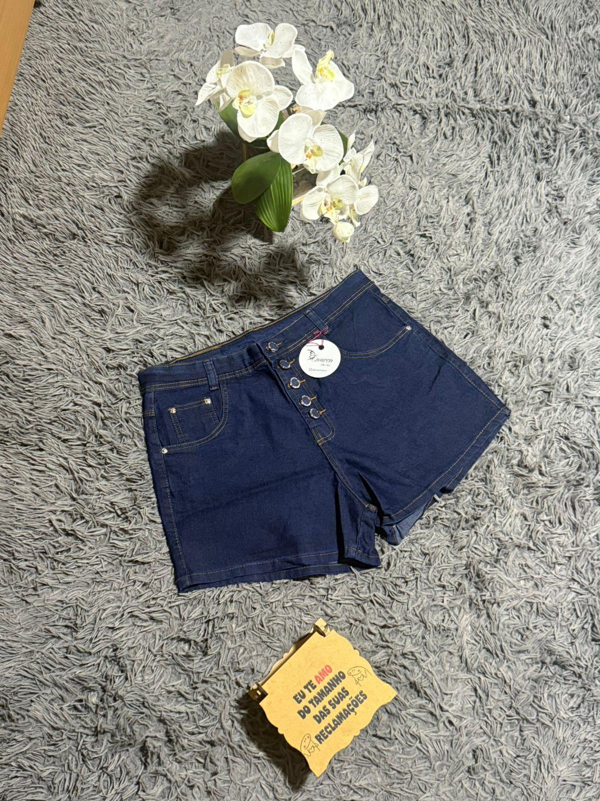 Short Plus Size Jeans com Botões